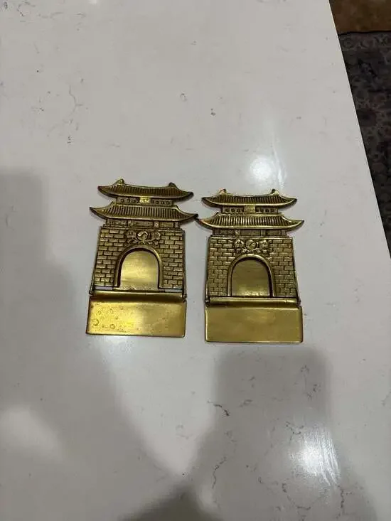 Vintage Mid-Century Brass Folding Korean Pagoda Gate Bookends - Set of 2 - Picture 5 of 5